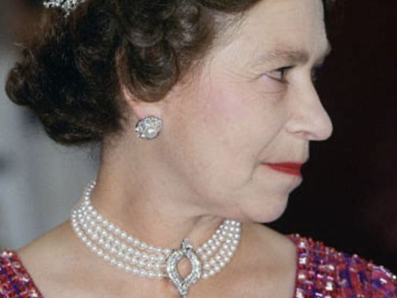 collar de perlas de la reina Isabel II